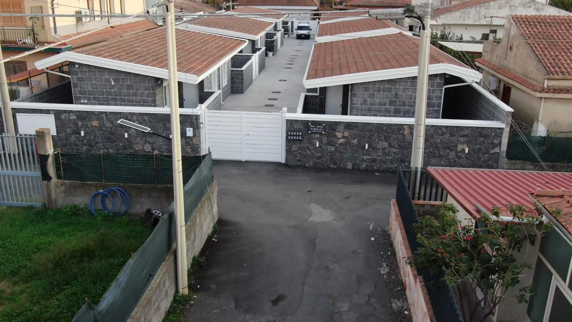 Le Roche Noir Appartamento 11 Aeroporto di Catania Fontana Rossa